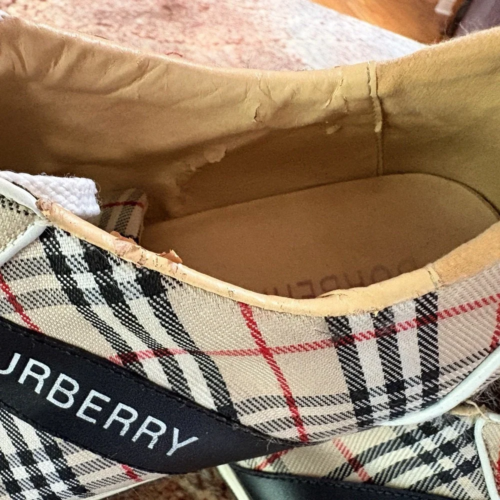 Burberry pre owned